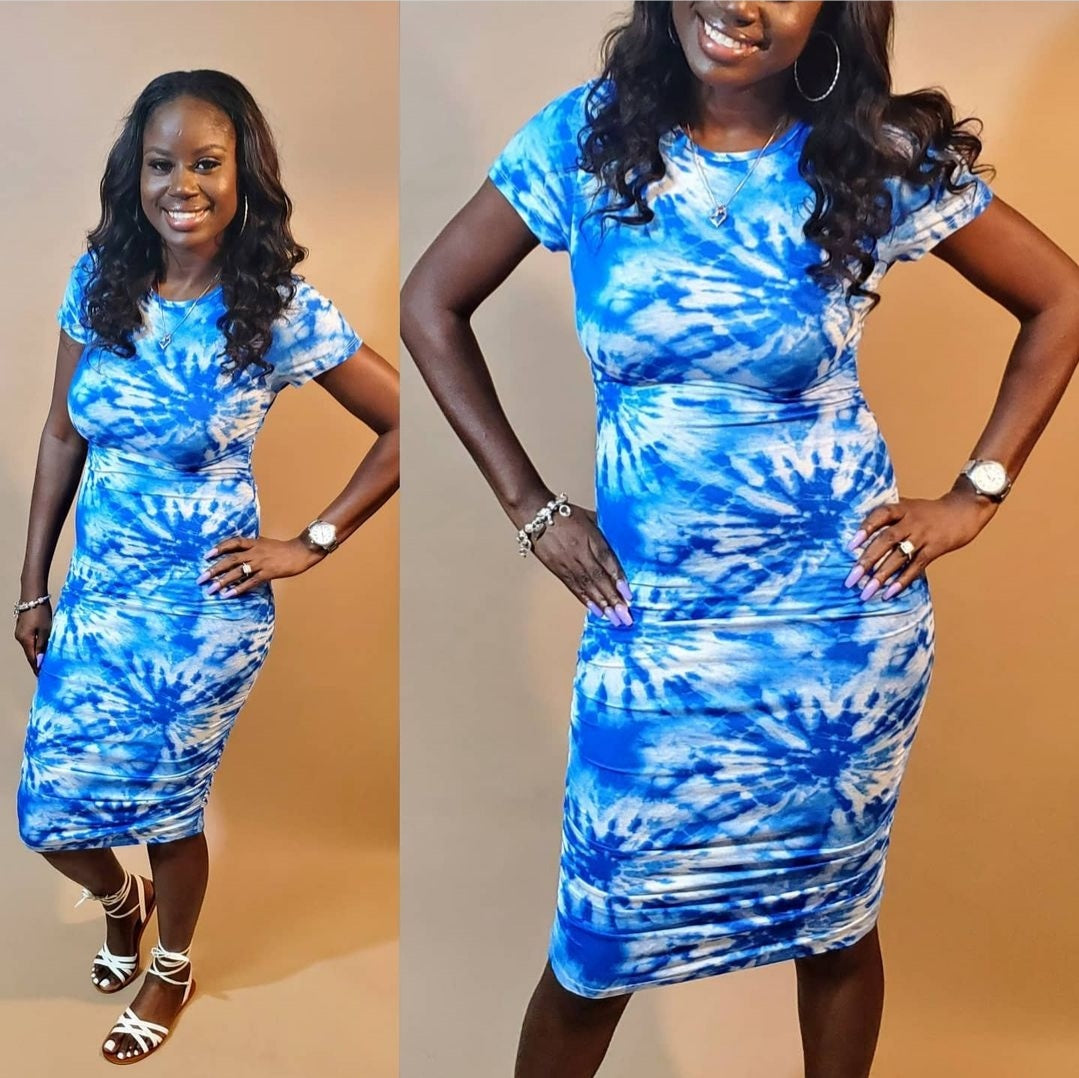 Skylar - Tie dye Ruched Midi Dress Trendy Her Boutique Skylar - Tie dye Ruched Midi Dress Trendy Her Boutique